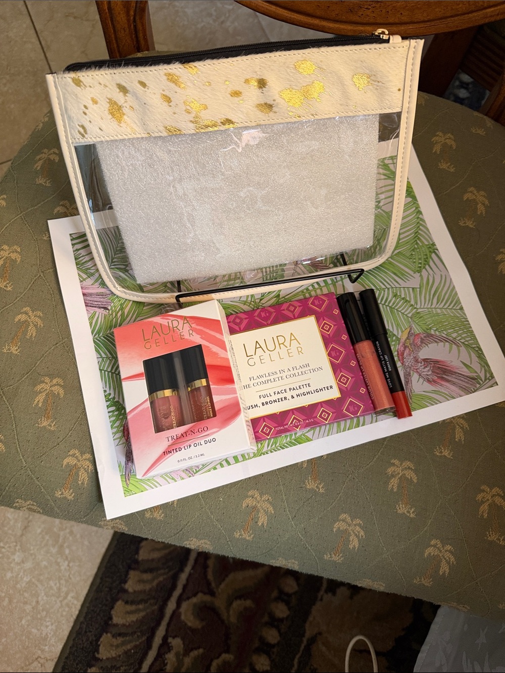 Laura Geller Lip Oil Duo & Full Face Palette — Pink and Coral Lip Shades